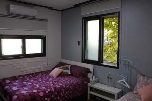Hostal Jiwoljang Guesthouse