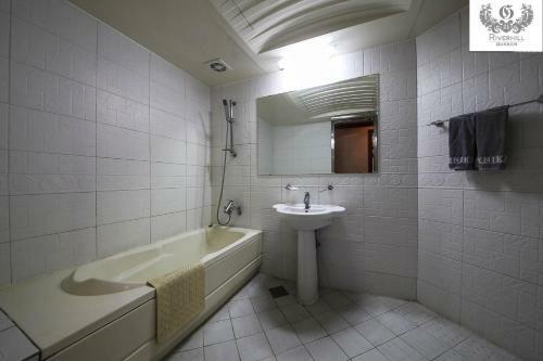 Gunsan River Hill Tourist Hotel