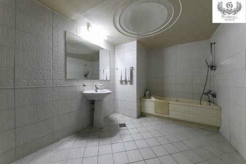 Gunsan River Hill Tourist Hotel