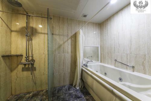 Gunsan River Hill Tourist Hotel