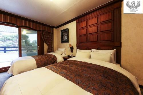 Gunsan River Hill Tourist Hotel