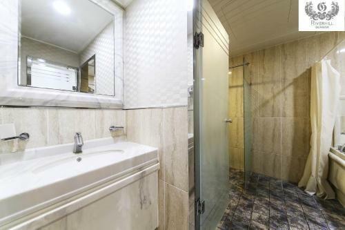 Gunsan River Hill Tourist Hotel