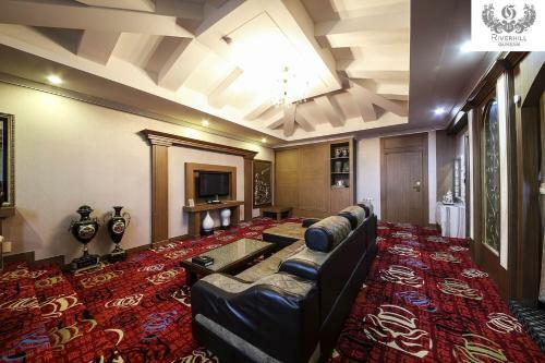 Gunsan River Hill Tourist Hotel