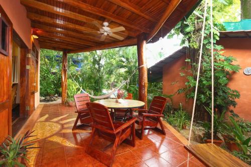 Hostal Tico Adventure Lodge