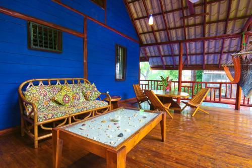 Hostal Tico Adventure Lodge