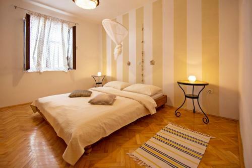 Apartments Petr?ane Welcome