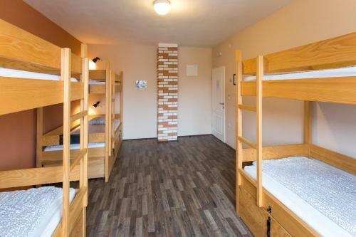 Falling Lakes Hostel
