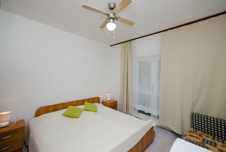 Hostal Rooms Marica