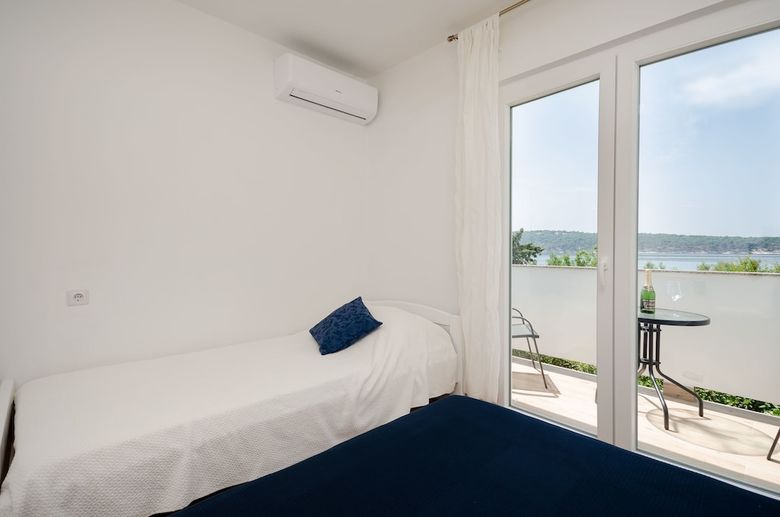 Hostal Rooms Marica