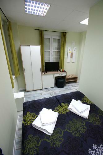 Hostal Guest House "the House"