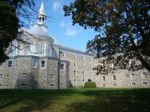 Bed & Breakfast Auberge De L'abbaye D'oka