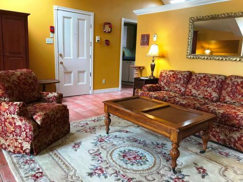 Posada Chipman Hill Suites -yeats House