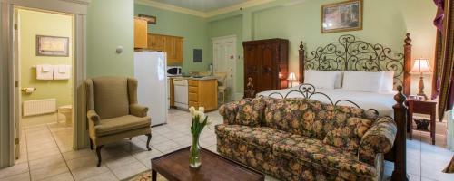 Posada Chipman Hill Suites -yeats House
