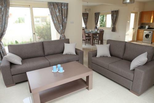 Anthorina Villa 13
