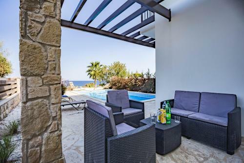 Villa Greko Mare Front Line