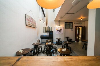 El Pit Hostel