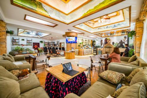 Zhangjiajie Exotic Style Hotel