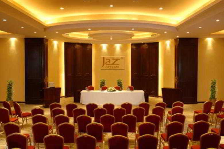 Hotel Jaz Almaza Beach