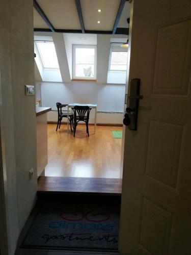 Apartamento Attic Karlov?ka