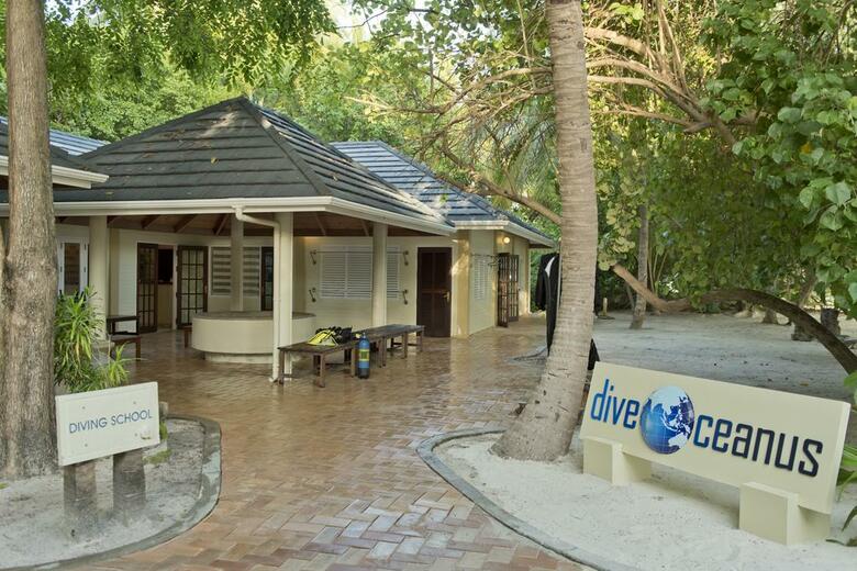 Hotel Royal Island Resort & Spa