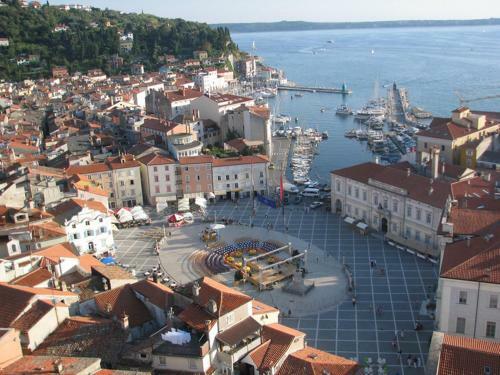 Hostal Dom Mladinske Knjige Fiesa