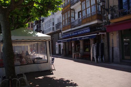 Hostal Pensi�n "la Marina"