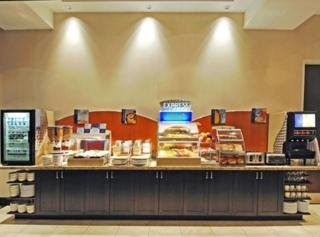 Holiday Inn Express Hotel  Suites Toronto - M