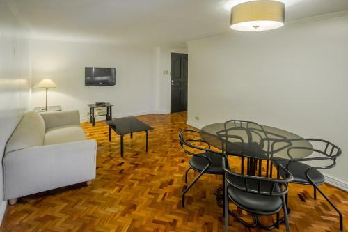 Aparthotel Salcedo Suites