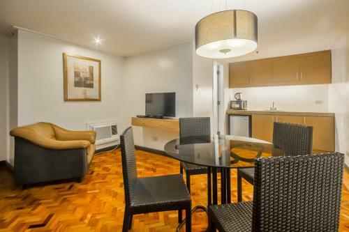 Aparthotel Salcedo Suites