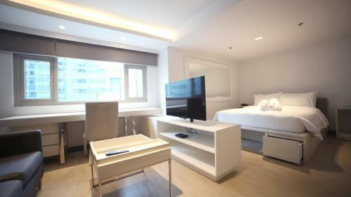 Hotel The Mini Suites - Eton Tower Makati