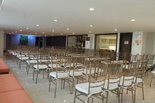 Top Star Hotel
