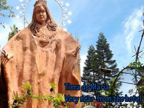 Mountain Breeze Hostel - Tagaytay Center