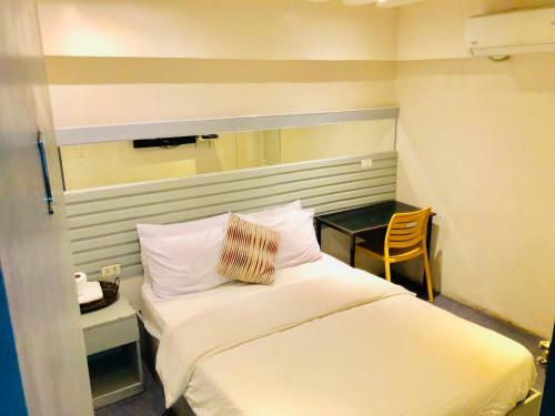 Posada Hometown Hotel - Lacson Bacolod
