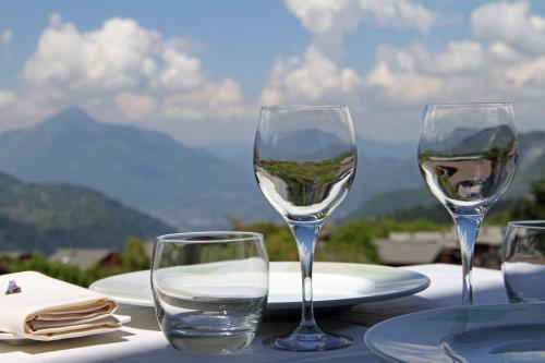 Hotel La Croix De Savoie & Spa
