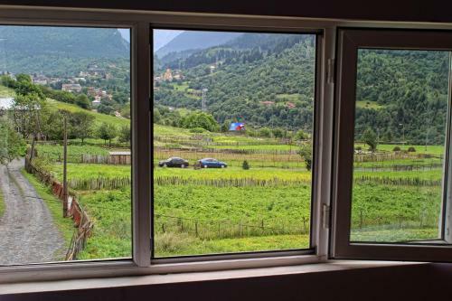 Hostal Mestia Valeris Guesthouse