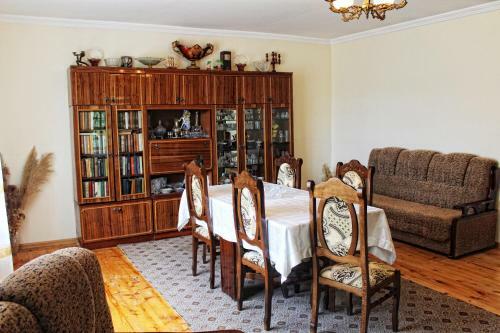 Hostal Mestia Valeris Guesthouse