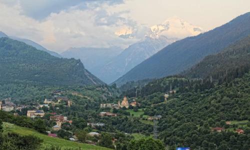 Hostal Mestia Valeris Guesthouse