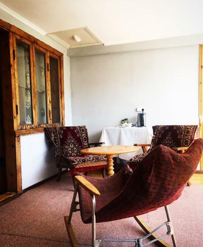 Hostal Mestia Valeris Guesthouse