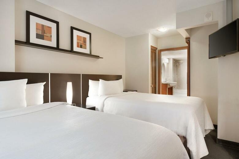 Hotel Embassy Suites - Montreal Quebec