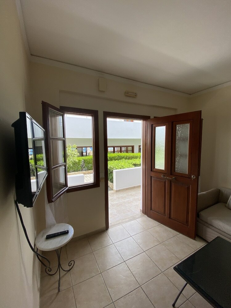 Hotel Amazones Village Suites