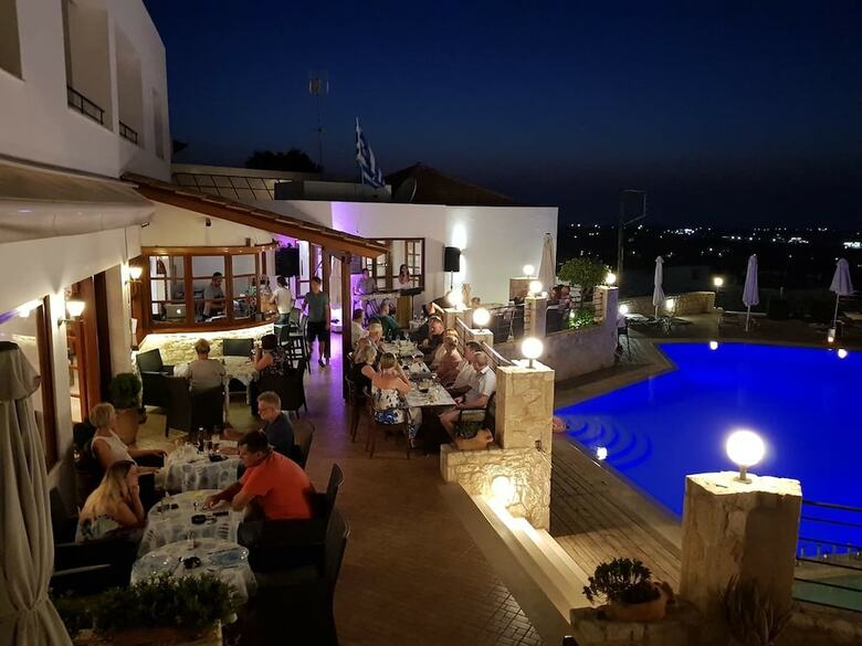 Hotel Amazones Village Suites