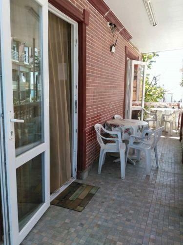 Hostal Guest House Caucasian Patio