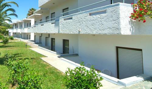 Yiannis Apartments & Studios