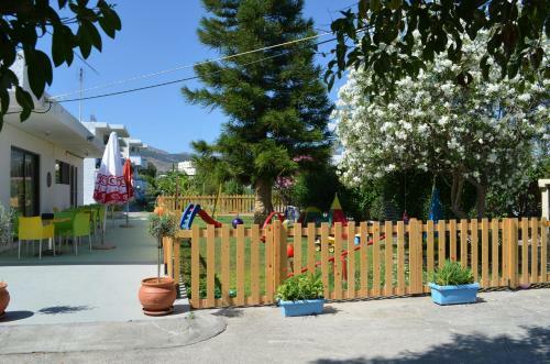 Yiannis Apartments & Studios