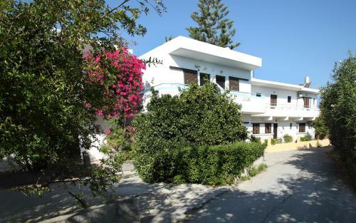 Yiannis Apartments & Studios