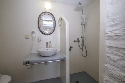 3 Paros *all Season* Villas