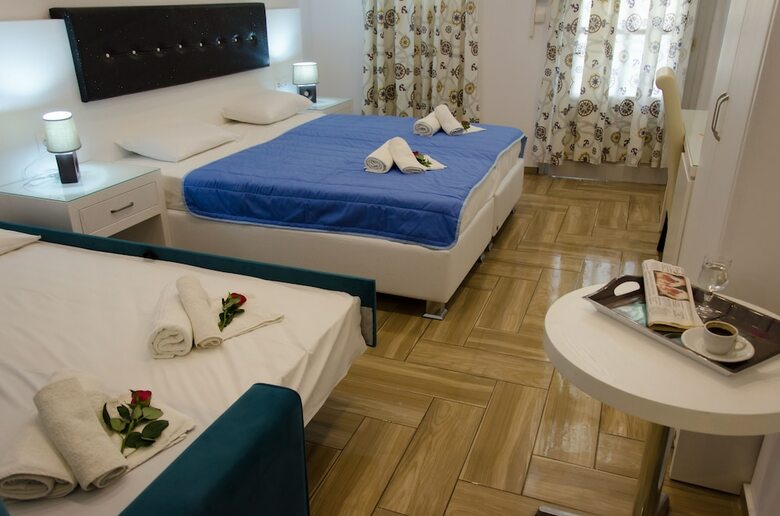Hostal Polykratis Rooms