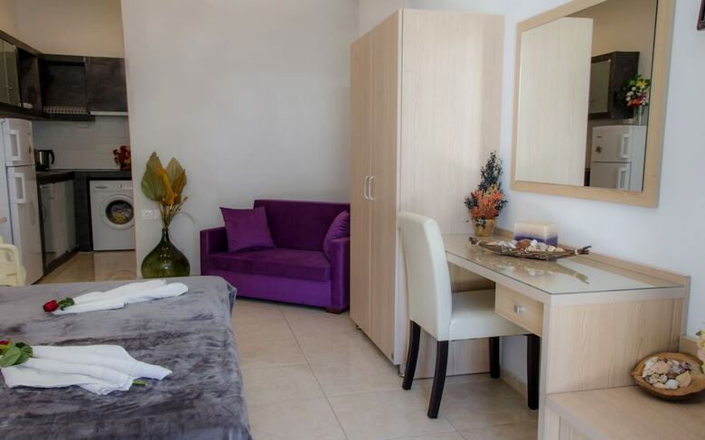Hostal Polykratis Rooms