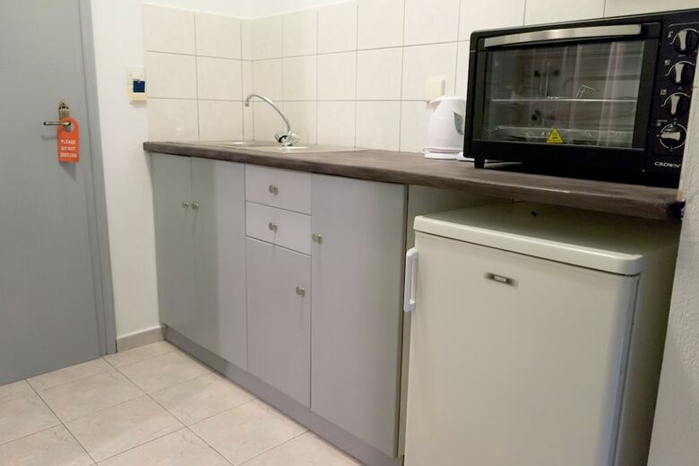 Hostal Polykratis Rooms