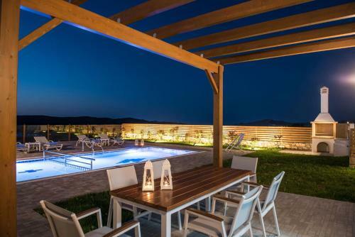 Villa Oikos- "your Cretan House"